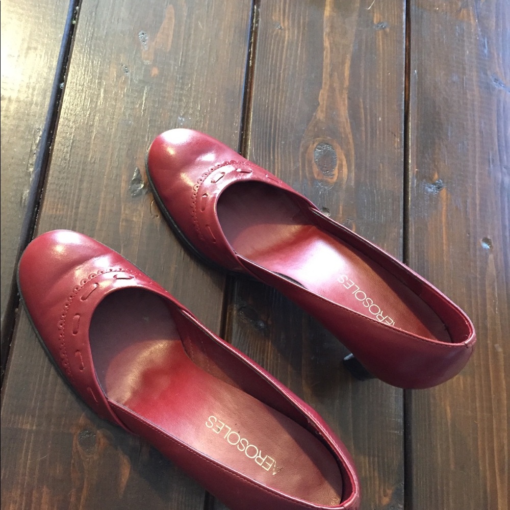 Red 👠. Cute and comfortable. Round toe.. - Picture 2 of 4